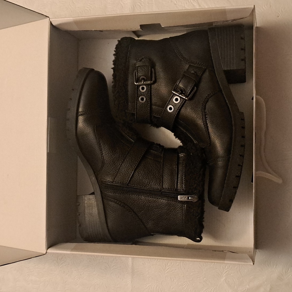 Black Leather Anne Klein Sport Boots - Picture 5 of 9